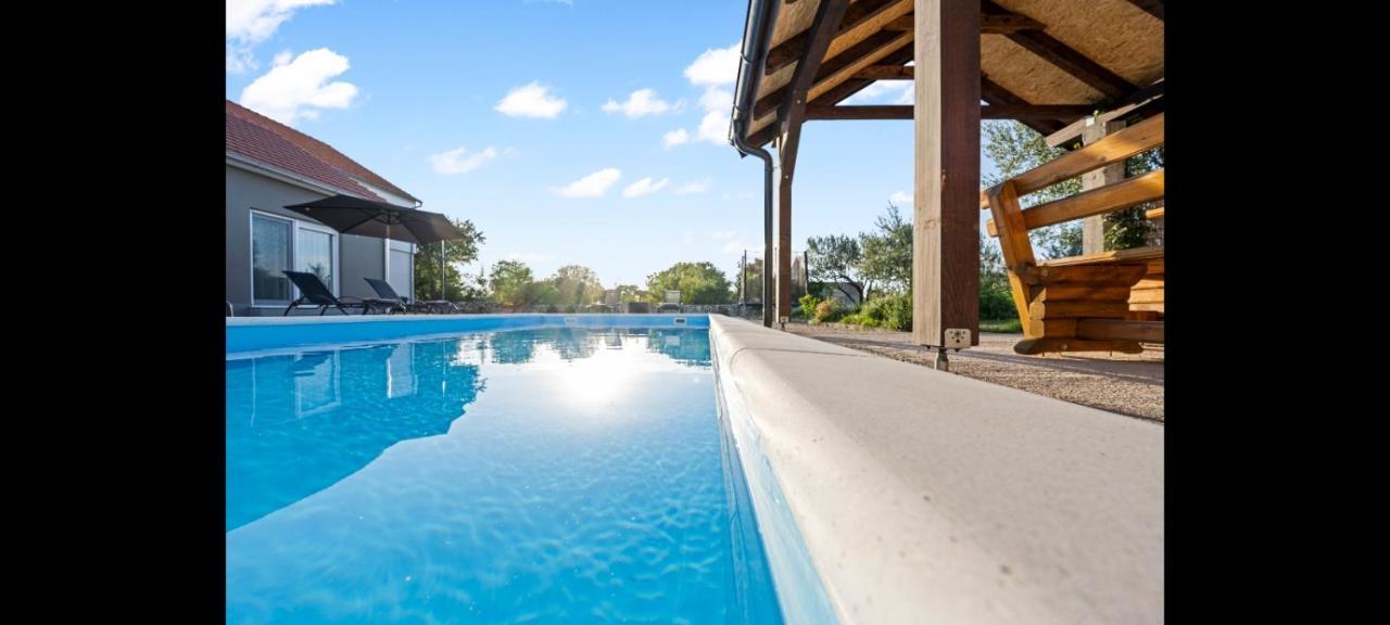 Вилла Olive Tree House With Jacuzzi, Wifi And 40M2 Pool Siritovci Экстерьер фото